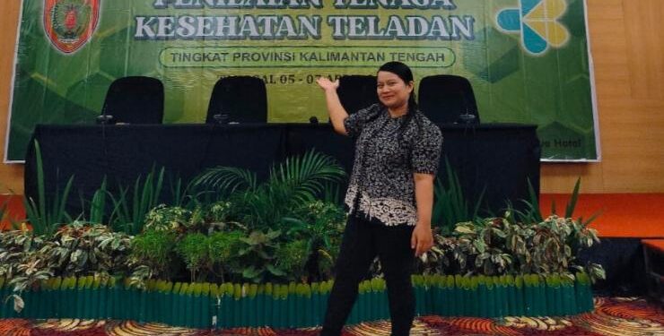 FOTO : DINKES GUMAS/MATA KALTENG - Bidan dari Puskesmas Tampang Tumbang Anjir yaitu Dian Magdalena saat mengikuti penilaian nakes teladan tingkat Provinsi Kalteng tahun 2023.