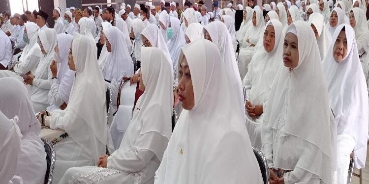 FOTO: DOK DEVIANA/MATAKALTENG - CJH Kotim saat mengikuti manasik haji beberapa waktu lalu.
