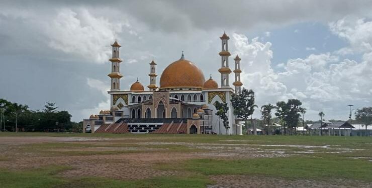 FOTO : AKH/MATAKALTENG - Masjid Agung Sukamara yang telah diberi nama Ad Durun Nafis 