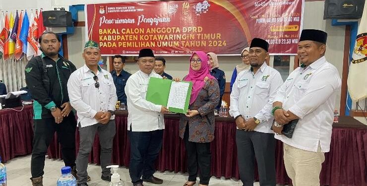 FOTO : DIAN/MATA KALTENG - Pengajuan bacaleg dari PKB ke KPU Kotim, Sabtu 13 Mei 2023.