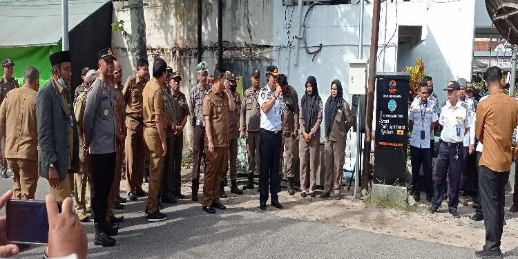 FOTO: DEVIANA/MATAKALTENG - Kadishub Kotim Suparmadi saat sambutan di peresmian trafic light Wengga, Senin 15 Mei 2023