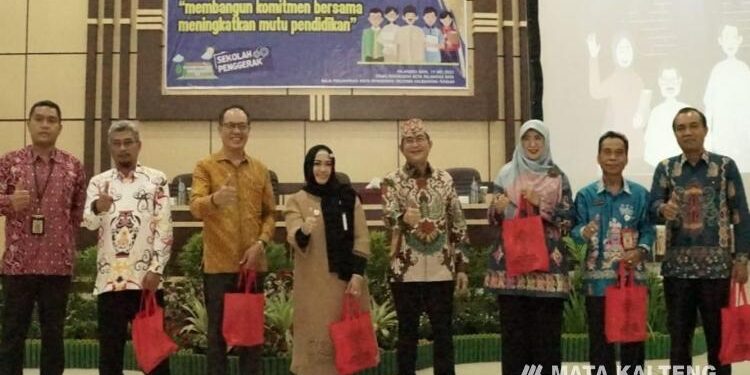 FOTO: OLIVIA/MATAKALTENG - Kegiatan Forum Pemangku Kepentingan Daerah (FKPD) Kota Palangka Raya Pelaksana Program Sekolah Penggerak Angkatan 2 Tahun 2023.