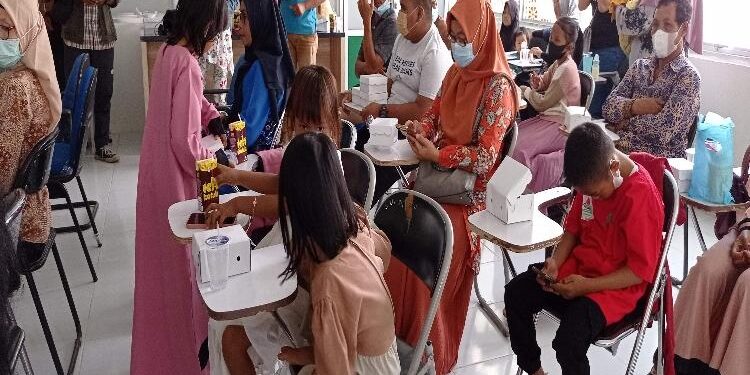 FOTO: DEVIANA/MATAKALTENG - Sejumlah penderita Thalasemia saat memperingati Hari Thalasemia Sedunia di RSUD dr Murjani Sampit, Sabtu 27 Mei 2023.