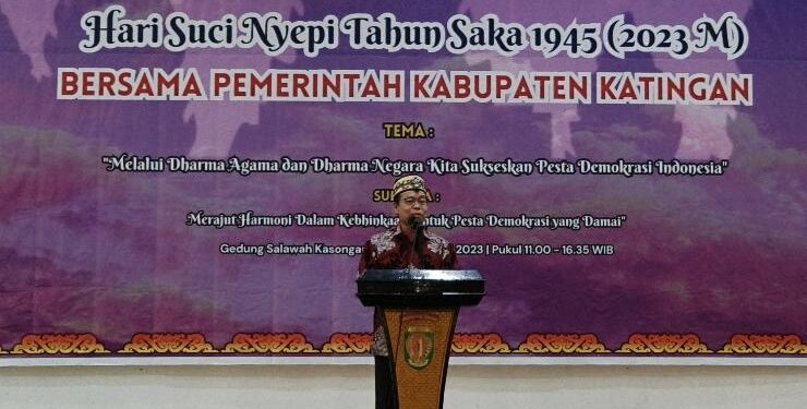 FOTO : ANR/MATAKALTENG - Bupati Katingan Sakariyas saat menghadiri perayaan Dharma Santi Provinsi Hari Suci Nyepi Tahun Saka 1945/2023 Masehi, di gedung Salawah Kasongan. 