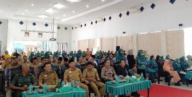 FOTO : AKH/MATAKALTENG - Bupati Sukamara Windu Subagio bersama Forkopimda saat menghadiri kegiatan Jambore Kader PKK Tingkat Kabupaten Sukamara 