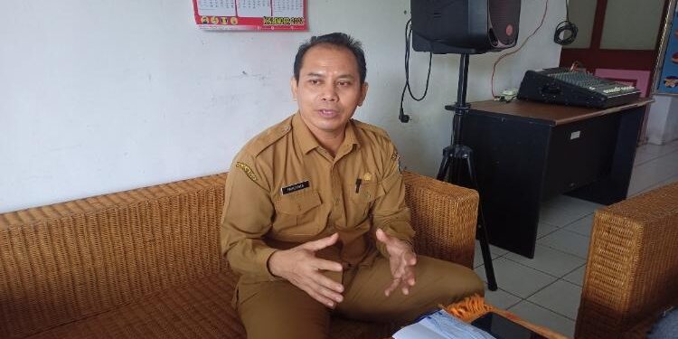 Kepala Diskoperindag Kabupaten Seruyan, Primermen.