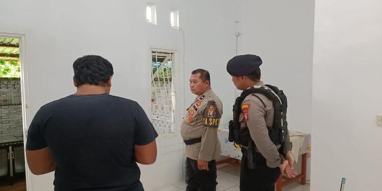 FOTO: RZL/MATAKALTENG - Olah TKP awal yang dilakukan Jajaran Polresta Palangka Raya di rumah korban percobaan pencurian.