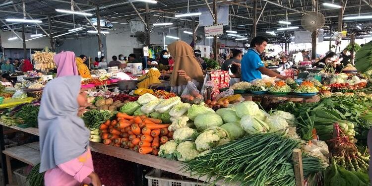 FOTO: Dok/MATA KALTENG - Suasana pasar tradisional di Kota Sampit.