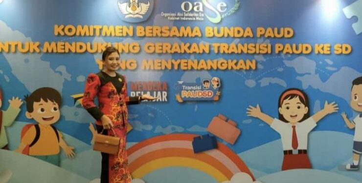FOTO : PAUD Mekar Sari/MATA KALTENG - Kepala PAUD Mekar Sari Sampit Dita saat menghadiri secara langsung acara komitmen bersama dukung transisi PAUD ke SD yang menyenangkan, Rabu 7 Juni 2023.