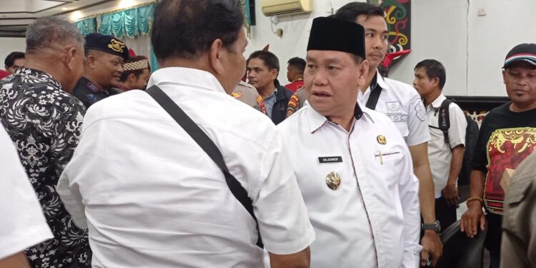 FOTO: DOKUMEN DEV/MATAKALTENG - Bupati Kotim, Halikinnor, usai memimpin audensi, Rabu 14 Juni 2023.