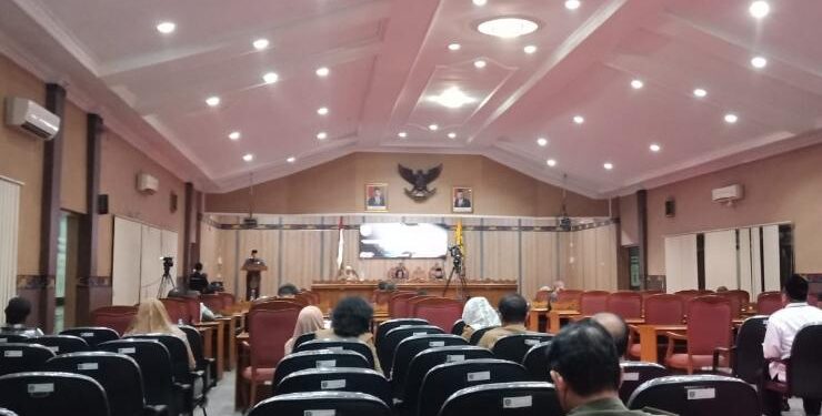 FOTO : DIAN/MATA KALTENG - Penyampaian pengajuan dua raperda oleh Pemda Kotim di DPRD setempat.