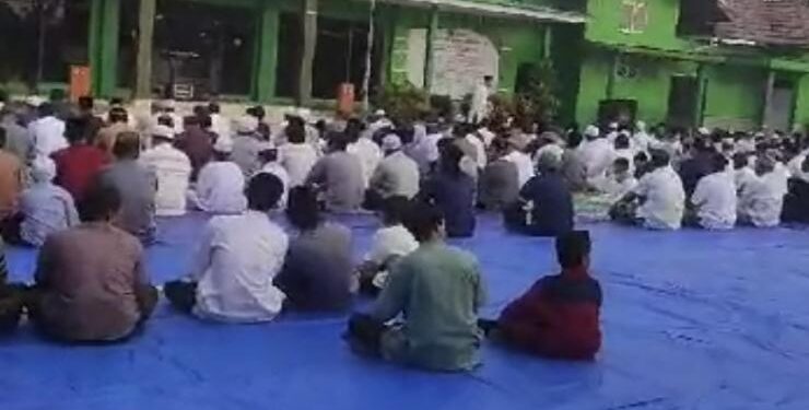 FOTO : IST/MATA KALTENG  - Suasana Sholat Idul Adha di Kampus Universitas Muhammadiyah Sampit, 28 Juni 2023.