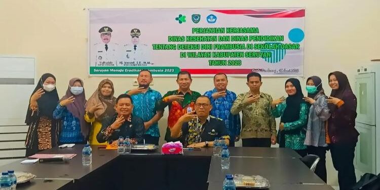 FOTO: DINKES SERUYAN/MATA KALTENG - Dinkes dan Disdik Kabupaten Seruyan saat agenda penandatanganan perjanjian kerja sama dalam hal deteksi dini Frambusia pada SD di Kabupaten Seruyan, kemarin.