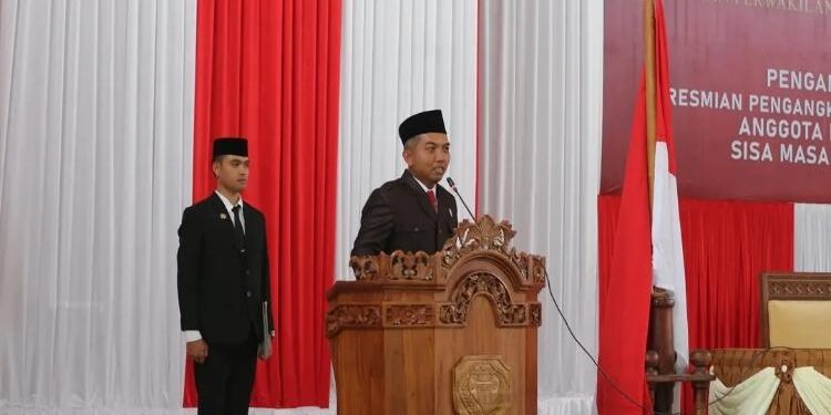 FOTO: IST/MATA KALTENG - Ketua DPRD Seruyan, Zuli Eko Prasetyo saat memberikan sambutan dalam rapat paripurna di Gedung DPRD setempat baru-baru ini.
