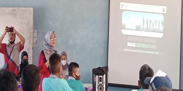 FOTO: Dok/MATAKALTENG - Pembelajaran di SMPN 1 Parenggeran saat menampilkan video.