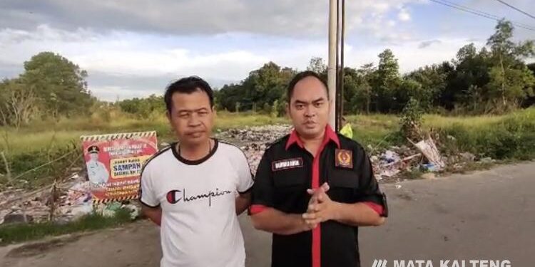 FOTO: IST/MATAKALTENG - Camat Baamang, Sufiansyah (kiri) usai mengecek lokasi expo 2023.