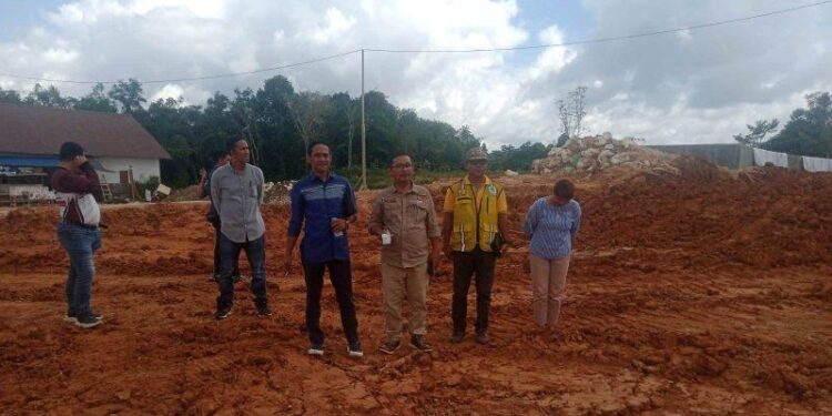FOTO: MATAKALTENG - Tim Pansus LKPJ DPRD Kabupaten Murung Raya melakukan kunjungan kerja (kunker) dan monitoring lapangan.