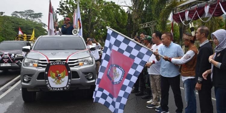 FOTO: MATAKALTENG - Pelepasan Pawai Damai partai politik.