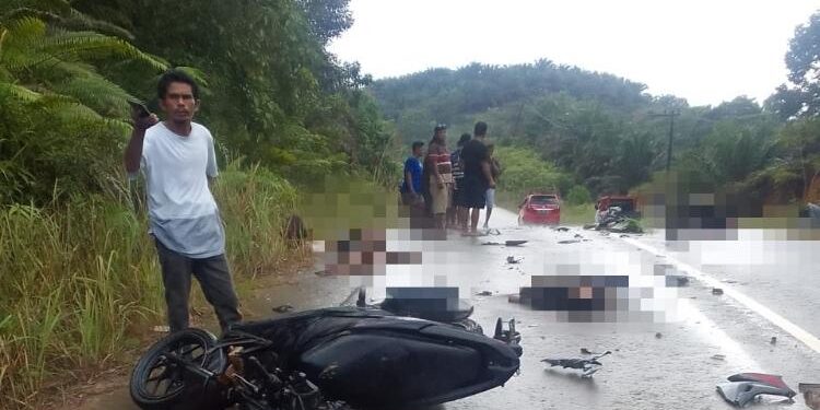 FOTO: IST/MATA KALTENG - Kecelakaan dua unit sepeda motor di Jalan Poros Tjilik Riwut KM 29, Kecamatan Antang Kalang, Kabupaten Kotim, Kamis 6 Juli 2023. 