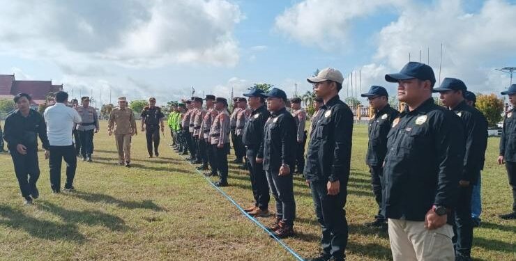 FOTO : BPBD GUMAS/MATA KALTENG - Suasana pelaksanaan apel gelar pasukan dan sarana prasarana karhutla, Senin, 10 Juli 2023.