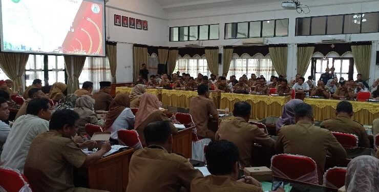 FOTO : DEVIANA/MATAKALTENG - Pemkab Kotim saat melakukan rapat pengendalian dan evaluasi pembangunan triwulan II tahun 2023.