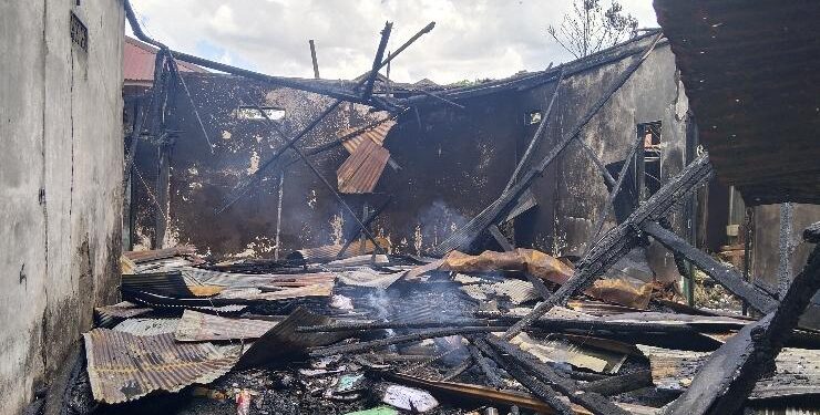 FOTO : AGUS/MATA KALTENG - Kondisi rumah yang terbakar di Baamang Hulu, Kota Sampit, Rabu, 12 Juli 2023.