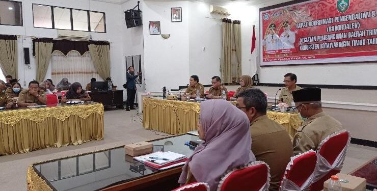 FOTO : DOK DEVIANA/MATAKALTENG - Rapat koordinasi pendalian dan evaluasi kegiatan pembangunan daerah triwulan II Kabupaten Kotim tahun 2023, Selasa (11 Juli 2023) di ruang Sei Mentaya Bappelitbangda.