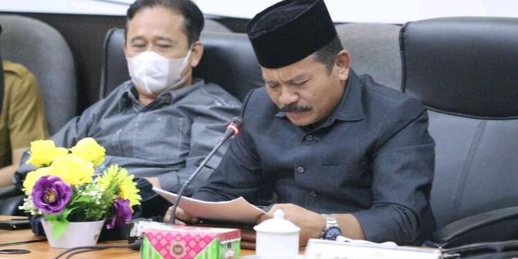 Anggota DPRD Seruyan, Nardi (kanan).