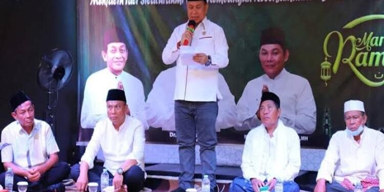 FOTO: MATAKALTENG - Ketua DPRD Kabupaten Murung Raya, Doni, pada saat memberikan sambutan.