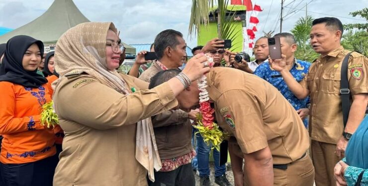 saat menghadiri Penilaian Lomba Desa Katagori Wilayah Tingkat Provinsi Kalteng di Desa Bagendang Tengah Kecamatan MHU tahun 2023. 