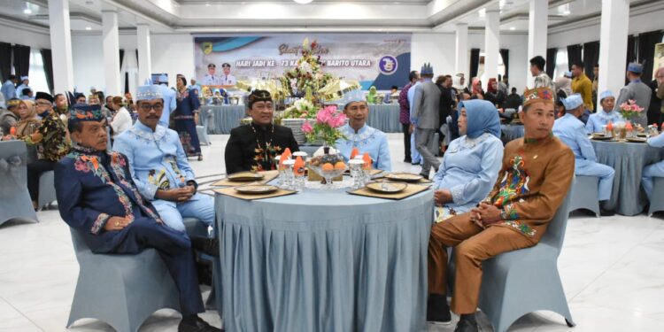 FOTO: IST/MATAKALTENG - Wagub Edy Pratowo Pimpin Upacara Peringatan Hari Jadi Ke-73 Kabupaten Barito Utara.