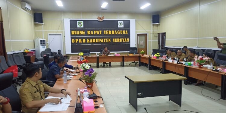 FOTO: ALDI/MATA KALTENG - Suasana pada saat rapat Banmus DPRD Seruyan di Ruang Rapat Serbguna DPRD setempat, Selasa 18 Juni 2023.