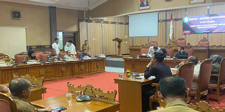 FOTO: DIAN/MATA KALTENG - Pembahasan perda penetapan desa di DPRD Kotim.