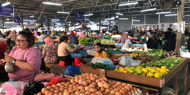 FOTO: DIAN/MATA KALTENG - Suasana di pasar Al Kamal Sampit.