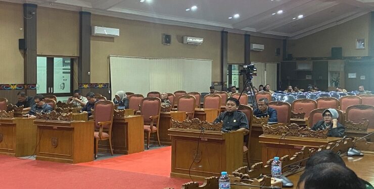 FOTO : DIAN/MATA KALTENG - Rapat pembahasan rancangan KUA PPAS 2024 belum lama ini.