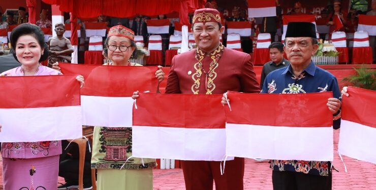Wagub Edy Pratowo Pimpin Upacara Peringatan Hari Jadi Ke-21 Kabupaten Katingan