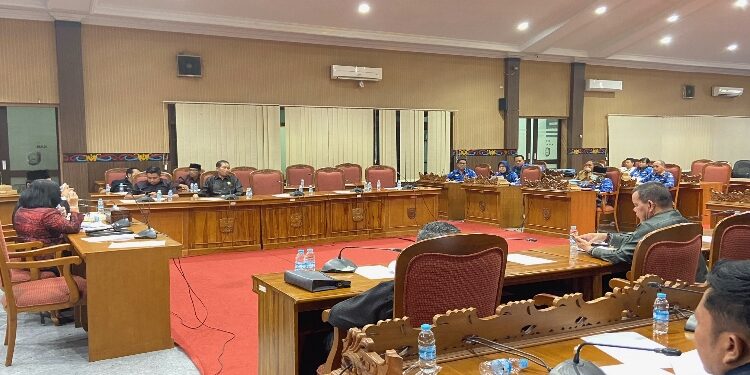 FOTO: DIAN/MATA KALTENG - Rapat paripurna pembahasan ranperda perlindungan petani di DPRD Kotim belum lama ini.
