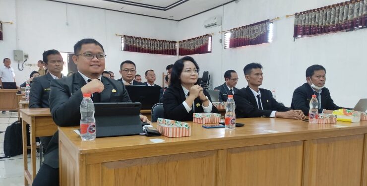 FOTO : DISKOMINFO SANTIK/MATA KALTENG - Suasana pelatihan kepemimpinan administrator yang diikuti belasan ASN dan dibuka melalui zoom meeting, pekan lalu.