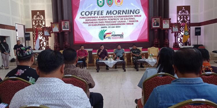 FOTO: DEVIANA/MATAKALTENG - Pemkab Kotim bersama pengusaha saat coffee morning, Sabtu 21 Juli 2023.