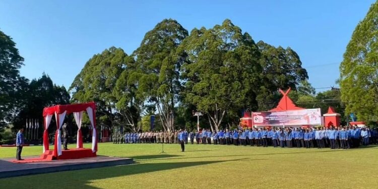 FOTO: IST/MATAKALTENG - Pemerintah Kabupaten Kotawaringin Barat menggelar upacara peringatan HUT Provinsi Kalteng ke-66.