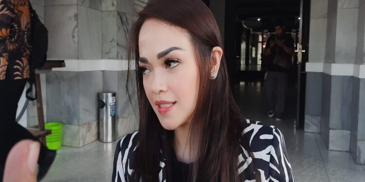 FOTO: MATAKALTENG - Mantan politikus DPRD Kalteng, Andina Theresia Narang, usai menggelar press release.