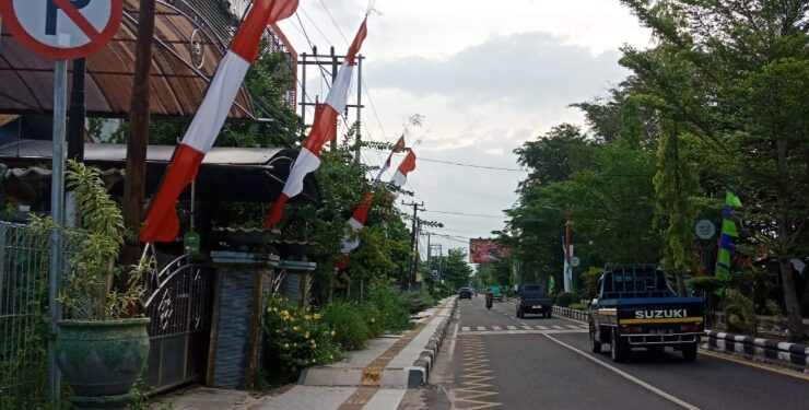 FOTO : IST/ MATAKALTENG - Memeriahkan event Pekan Olahraga Provinsi (Porprov) Kalteng berbagai umbul-umbul terpasang di jalan-jalan protokol di Kota Sampit. 