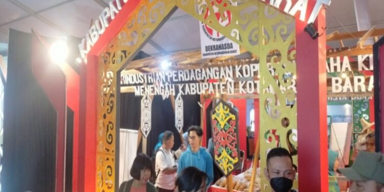 FOTO: MATAKALTENG - Stand pameran milik Pemkab Kobar, saat mengikuti pameran di Kota Palangka Raya.