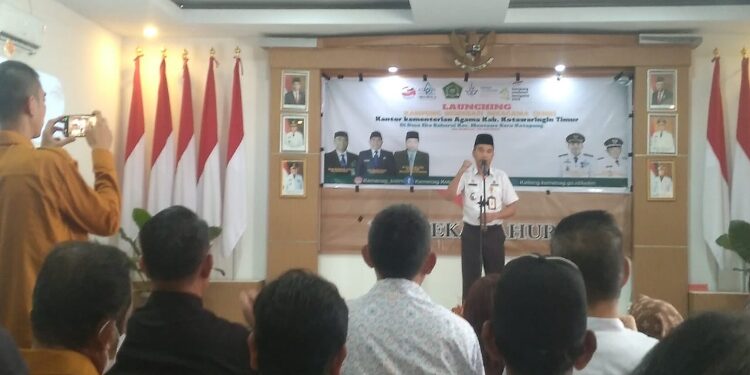 FOTO : IST/MATAKALTENG - Camat MBK Eddy Hidayat Setiadi saat menghadiri launching Kampung Moderasi Beragama, Rabu 26 Juli 2023.