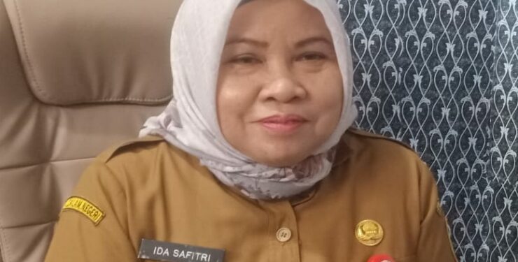 Kepala DKPPP Barsel, Ida Safitri