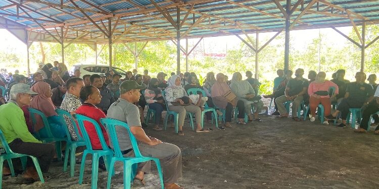 FOTO:DIAN/MATA KALTENG - Reses perorangan anggota DPRD Kotim di dapil I, Kamis 27 Juli 2023.