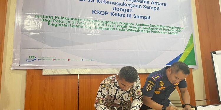 FOTO: BPJS/MATA KALTENG - Penandatanganan Kerjasama KSOP Kelas III Sampit dengan BPJS Ketenagakerjaan, Jumat 28 Juli 2023.
