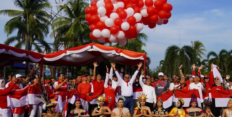 FOTO : IST/MATAKALTENG - Gerakan Pembagian Bendera Merah Putih Provinsi Kalteng Tahun 2023 Resmi Dibuka. 