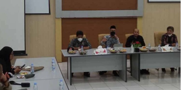 FOTO: IST/MATAKALTENG - Dinas Kesehatan Saat Menggelar Coffe Morning dengan PWI Kobar.