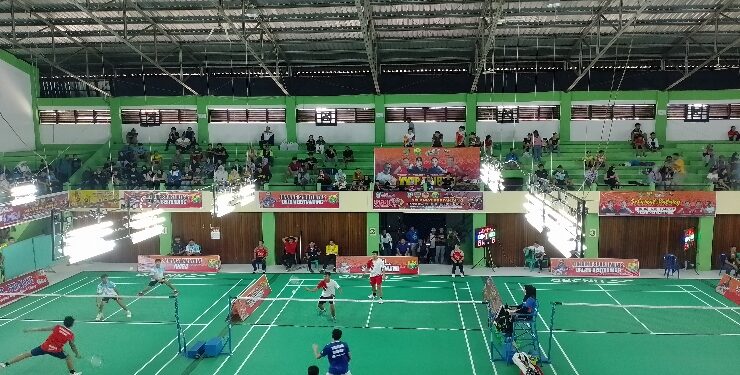 FOTO : IST/MATAKALTENG - Atlet Cabor Bulu Tangkis Kabupaten Sukamara masih terus berjuang di Porprov XII Kalteng.